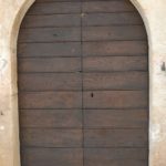Portone in legno restaurato